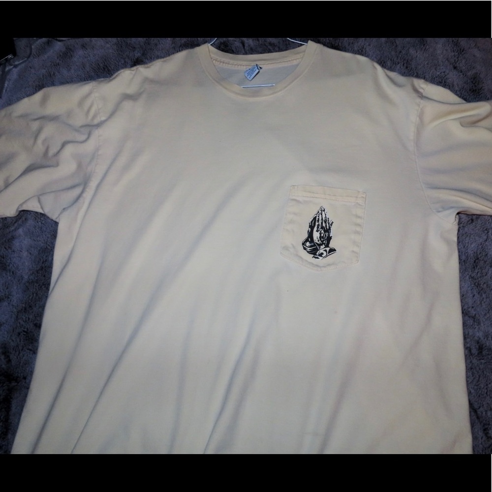 Large yellow Tee